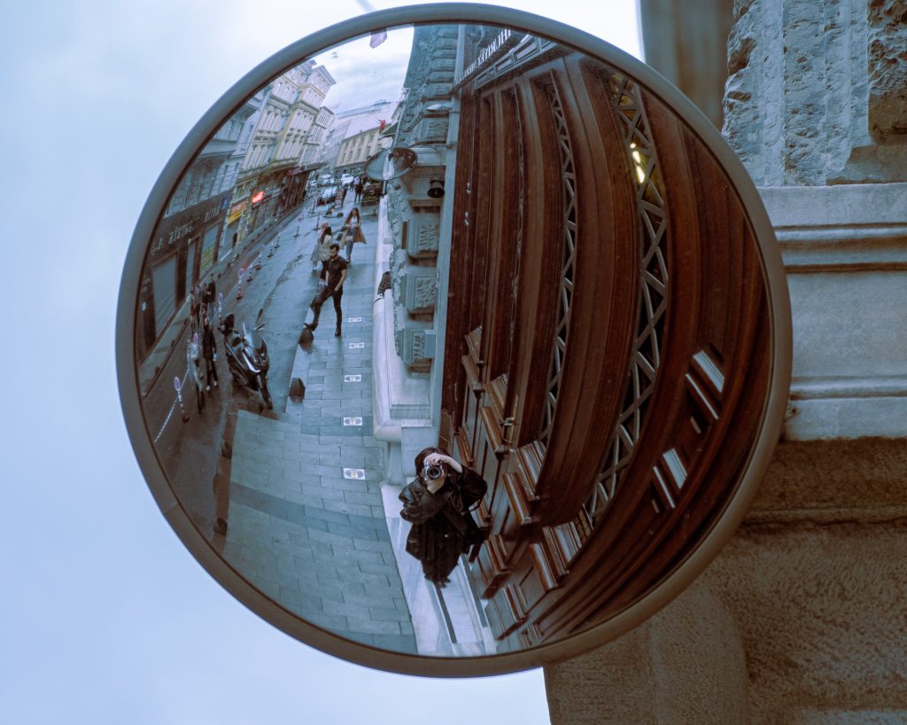 Ventajas de los espejos convexos frente a los cóncavos